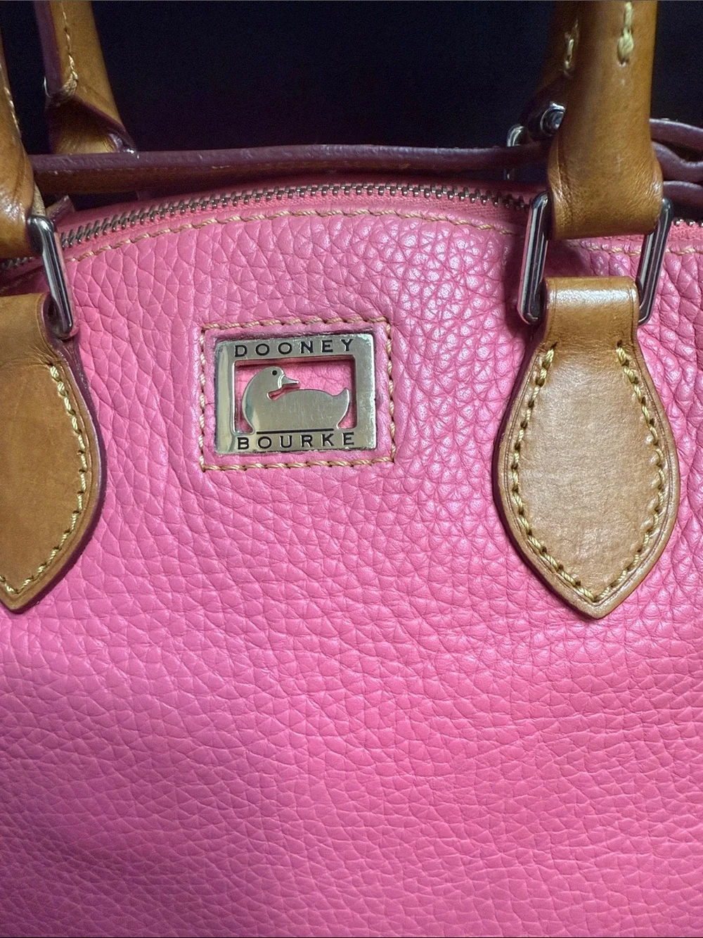 GORGEOUS DOONEY & BOURKE PINK PEBBLED GRAIN LEATHER DOMED SATCHEL / SHOULDER BAG